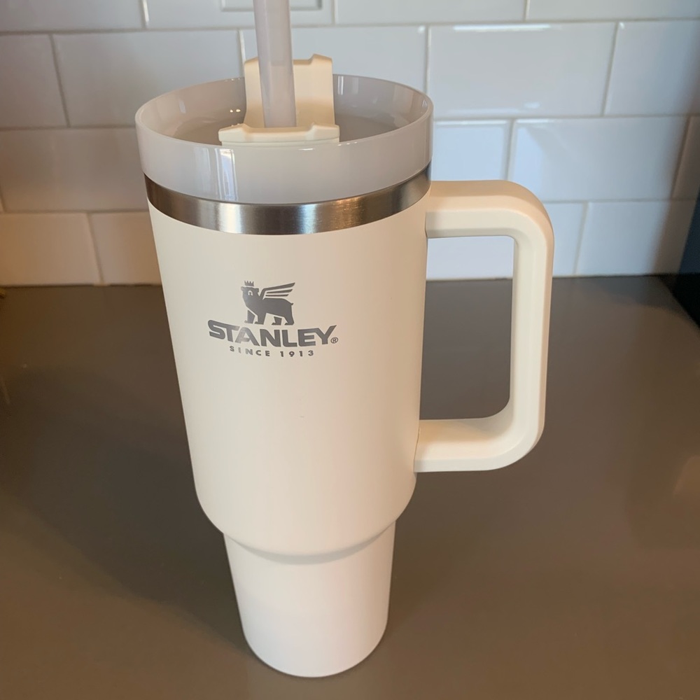 Stanley Adventure Quencher Travel Tumbler 40 oz in Cream